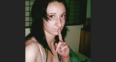 Zrela ljepotica dala je ustupke muškarcu porno hrvatski filmovi i predala mu se u krevetu