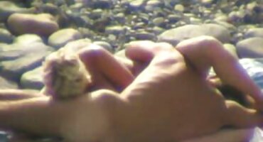 Djevojka pornici hrvatski čini porno masaža klijentu sa zadivljujućim Sisama