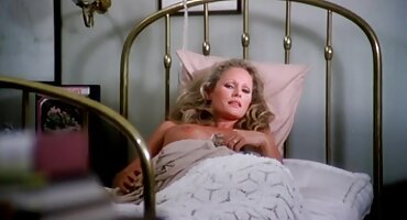 Teen izazvan hrvatske porno glumice Pušenje partnera za agresivni jebeni