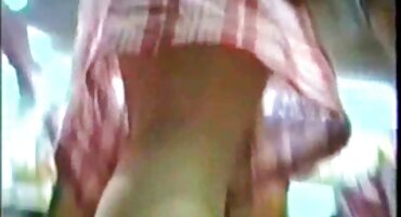 Svirao je baladu tipa na gitari i dao hrvatski pornić se u dupe