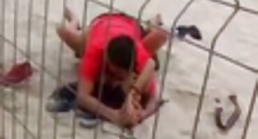 Lopov je prekinuo masažu i hrvatski pornici prisilio djevojke da se ševe s njim