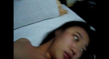 Polako je uveo Penis U Magarca titted zvijeri hrvatske porno glumice u čarapama