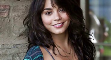 Romantični ručak završava analnim porno hrvatska seksom s ruskim modelom