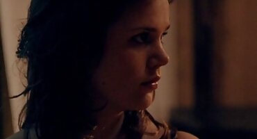 Slatka djevojka bavi ujutro pornici na hrvatskom masturbira