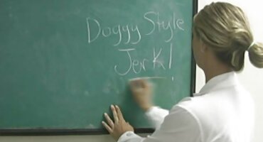 Ruski maser najbolji hrvatski pornici pozvao gosta da se ševe na stolu