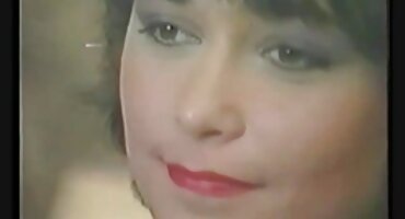 Ukusan Azijski hrvatski pornici video djevojka na intervjuu u američkoj migracijskoj službi