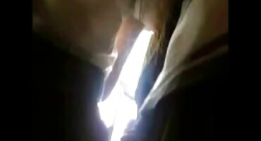 Titted Karlie pornici hrvatski Rae okreće sa svojim prstima uske bradavice