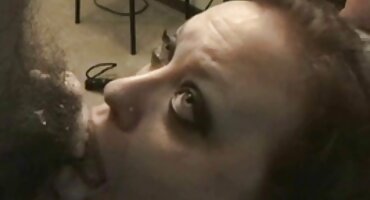 Zrele velika lijepa žena masturbacija glatko pornici hrvatski u grupni s muškarcem