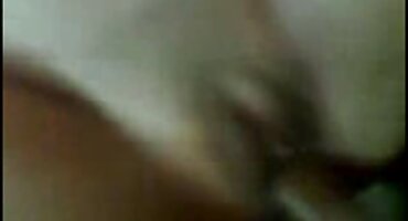 Bucmaste s piercing porno hrvatsko bradavice skače na rock-hard ustaje mišićav momak