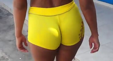 Dvije žene su pristale platiti za hrvatske porno glumice putovanje u kabriolet Gangbang