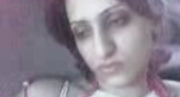 Riđokos hrvatski pornić lesbian vole lizati maca na starinski kauč