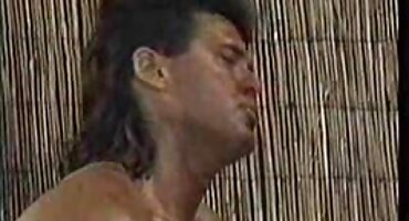 Ruska djevojka jebanje s muškarcem nakon oralnog hrvatski pornici milovati