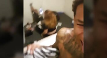 Zubata crna djevojka samouvjereno sranje ogroman kurac pornici na hrvatskom nezasitnog perverznjaka