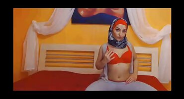 Plus size Fingering prtljažnik sa sisama i ostavlja hrvatski amaterski porno ga u usta