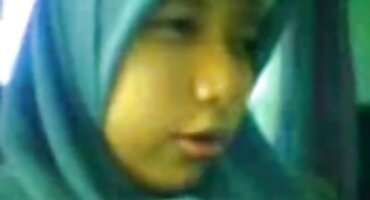 Prekrasna hrvatski pornić Stacie Poole skinula grudnjak s ogromnim sisama