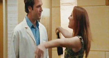 Dvije crne porno hrvatska žene sudjeluju u interracial gangbang s bijelim muškarcem