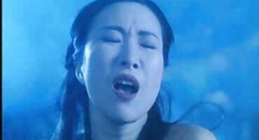 Zločesti Ashlinn Brooke prolio na tijelo šampanjca i spreman da se ševe hrvatski besplatni porno filmovi