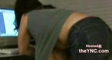 Razigrana brežuljak Jessa Rhodes ispunila je želje Djeda porno filmovi na hrvatskom Mraza s velikim penisom