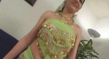 U jednosmjernom staklenom boksu dude hrvatski pornici zabija maca stranca