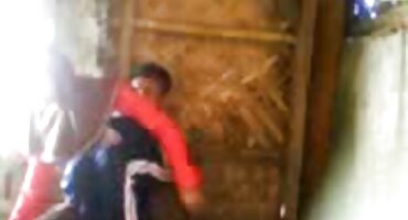 Uhvaćen hrvatski besplatni pornici sluškinja masturbira i jebanje sa svojim Strapon