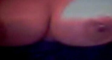 Mlada Ruska namiguša hrvatski porno filmovi služi kurac čovjeka ustima i njom maca