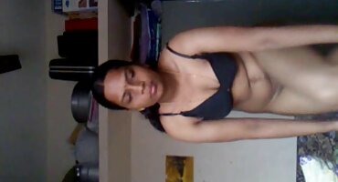 Teen jebanje s dvije strane, pornici iz hrvatske dok je djevojka sjedila u kavezu